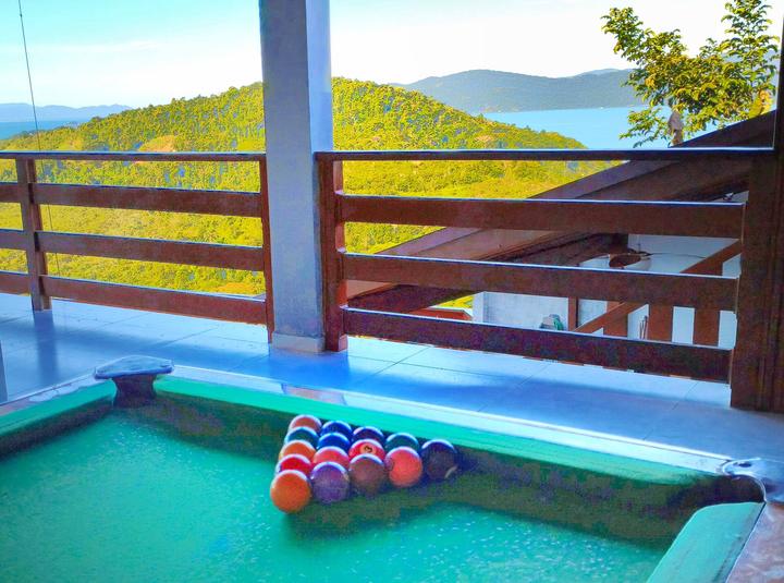 Billiards with a sea view